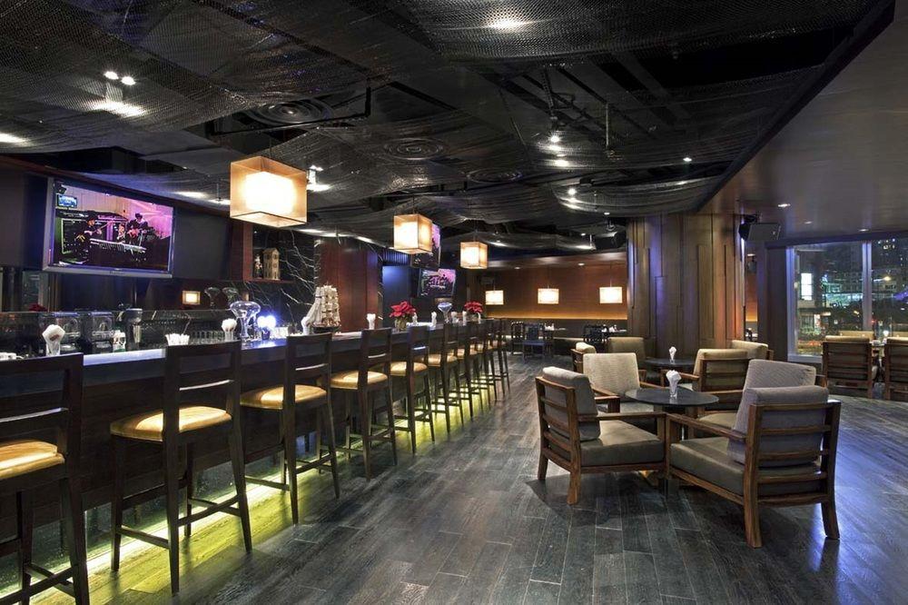 Nina Hotel Tsuen Wan West Гонконг Экстерьер фото The interior of a bar