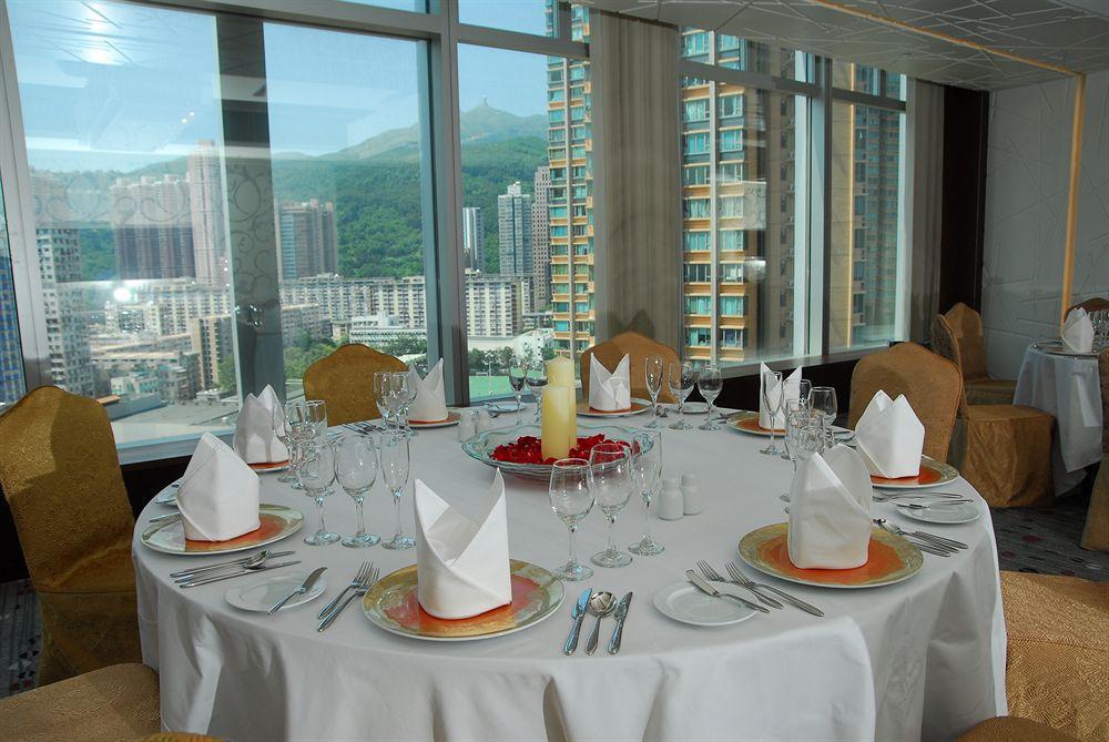 Nina Hotel Tsuen Wan West Гонконг Экстерьер фото A table set for a formal dinner
