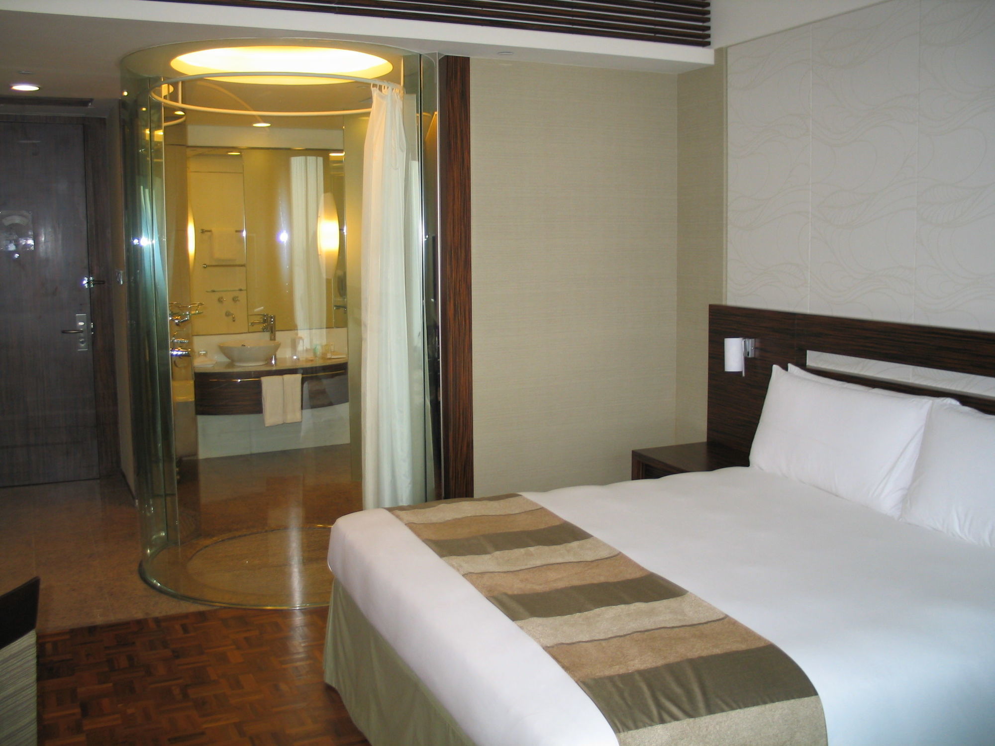 Nina Hotel Tsuen Wan West Гонконг Экстерьер фото A room at the hotel